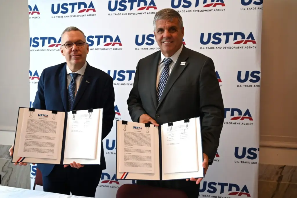 USTDA signing cerimony